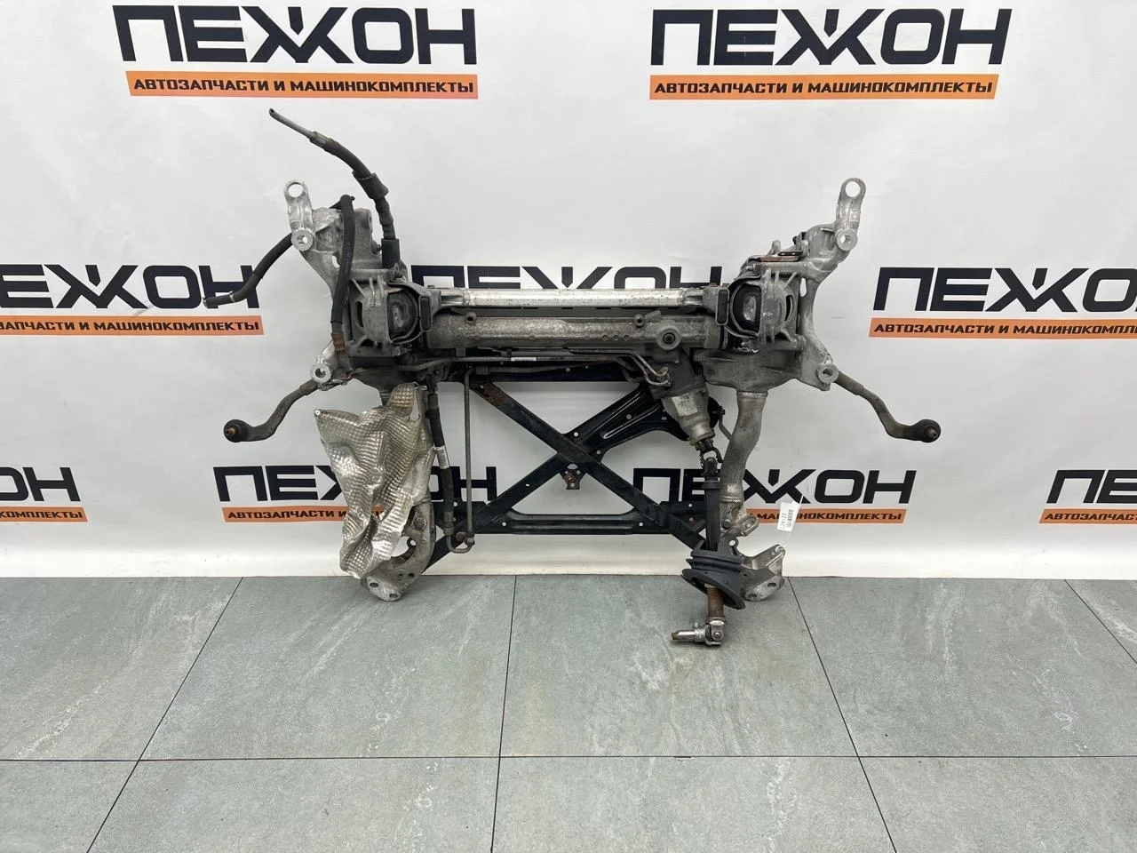 Подрамник Audi A4 8T0399315H B8, передний