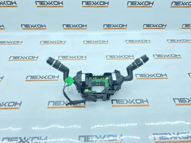 Переключатель подрулевой Jaguar F-Pace 2018 BN X761 3.0 ДИЗЕЛЬ