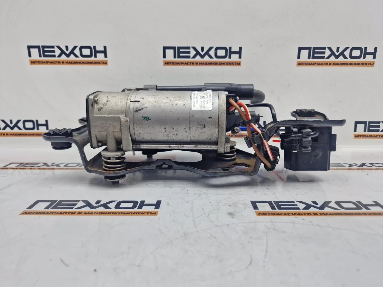 Компрессор пневмоподвески Bmw X5 37206875177 F15