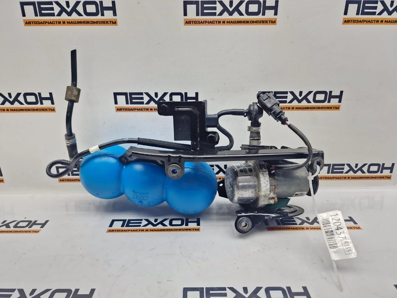 Насос вакуумный Bentley Flying Spur 2017 8E0927317J 6.0 DBD