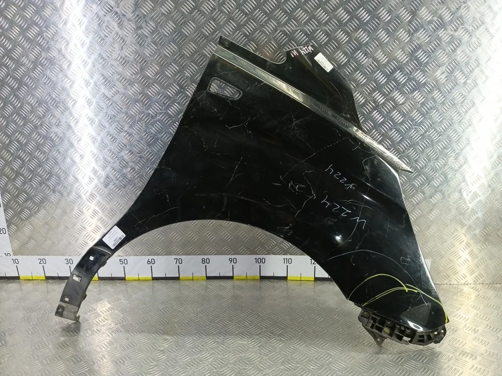 Крыло переднее правое Hyundai Grand Starex I (200