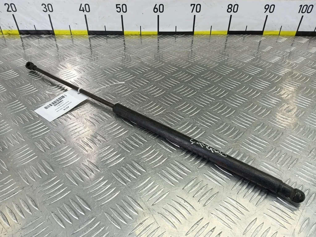 Амортизатор капота Kia SORENTO I (2002—2006)