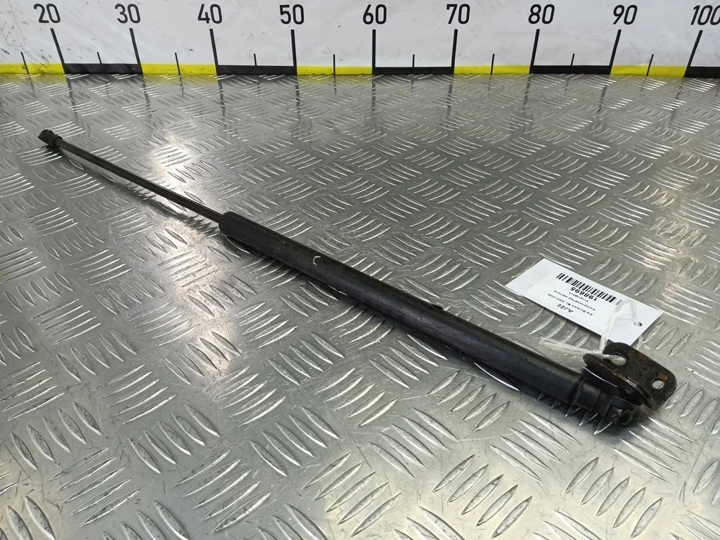 Амортизатор капота Kia SORENTO I (2002—2006)