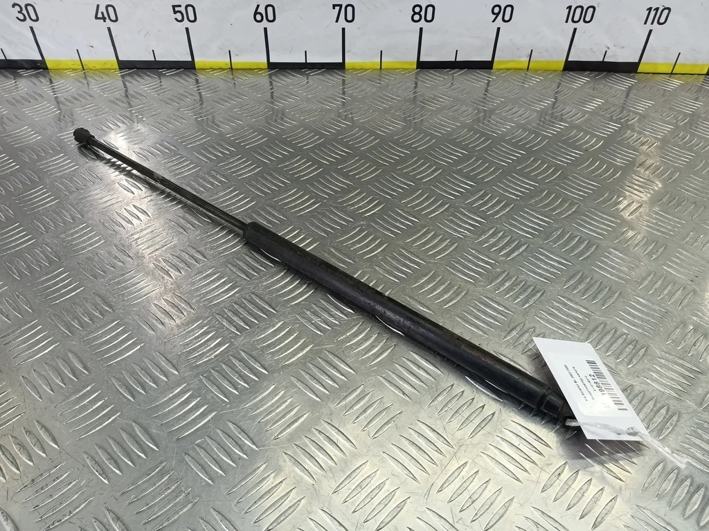 Амортизатор капота Kia SORENTO I (2002—2006)