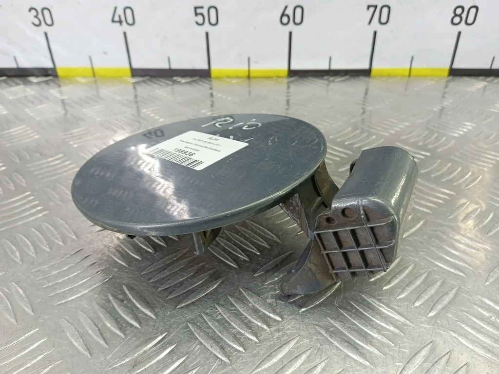 Лючок бензобака Kia RIO II (2005—2009)