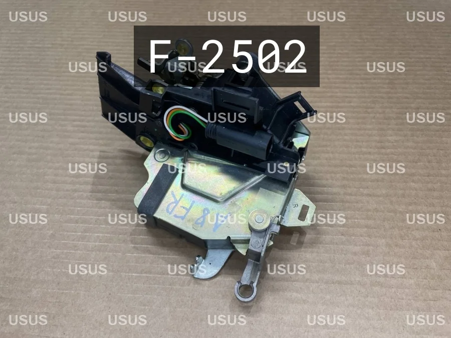 Замок двери передний правый BMW БМВ E39 Е39 E38 Е38