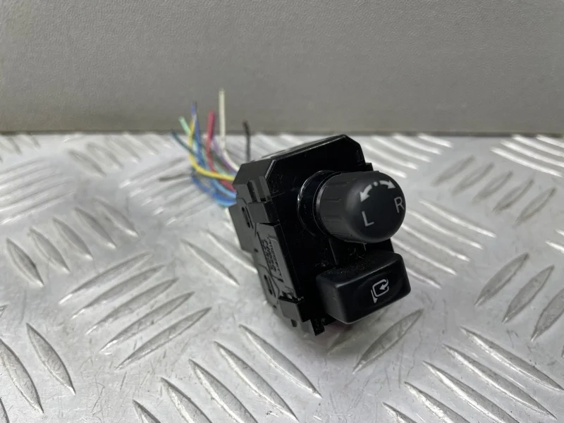 Кнопка регулировки зеркал Nissan Leaf ZE0