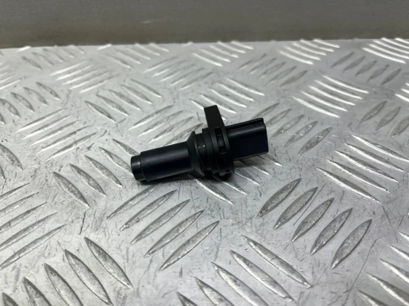 Датчик коленвала Nissan Teana J32