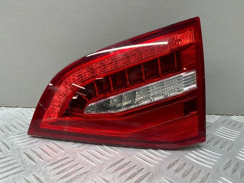 Фонарь Audi A4 B8