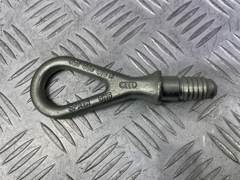 Крюк буксировочный Audi A6 C6