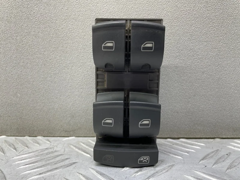 Кнопки стеклоподъемников Audi A6 C6