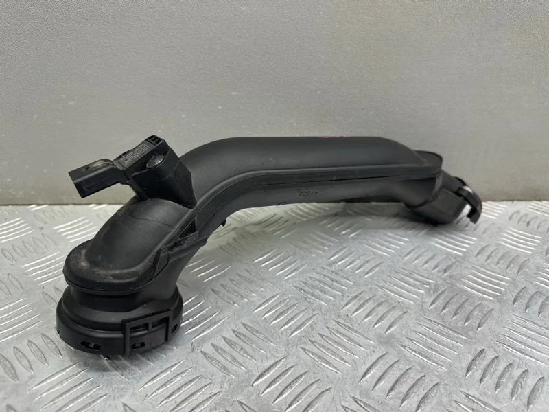 Патрубок дросселя Volkswagen Polo 5 6R HB