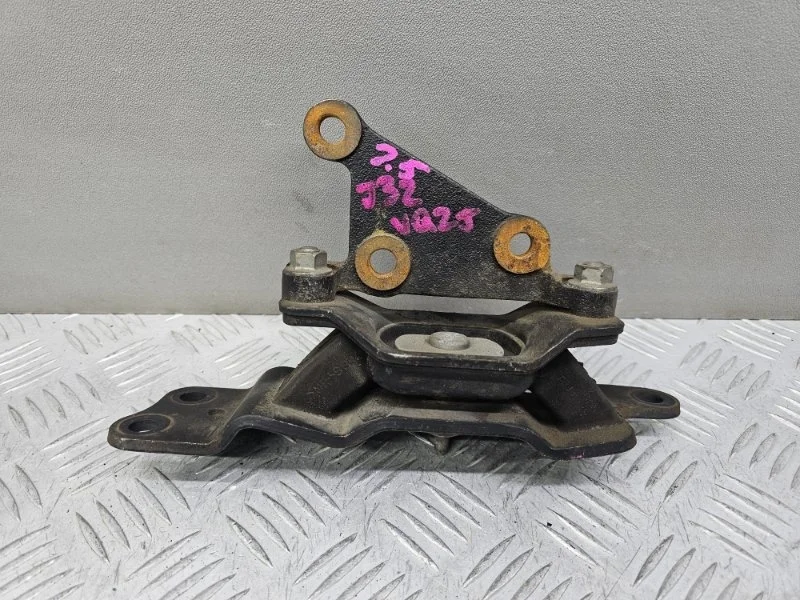 Подушка двигателя Nissan Teana J32