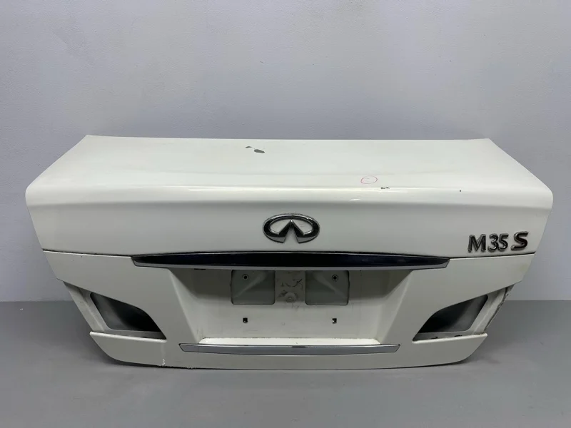 Крышка багажника Infiniti M35 Y50