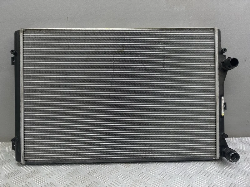 Радиатор охлаждения Audi A3 8P