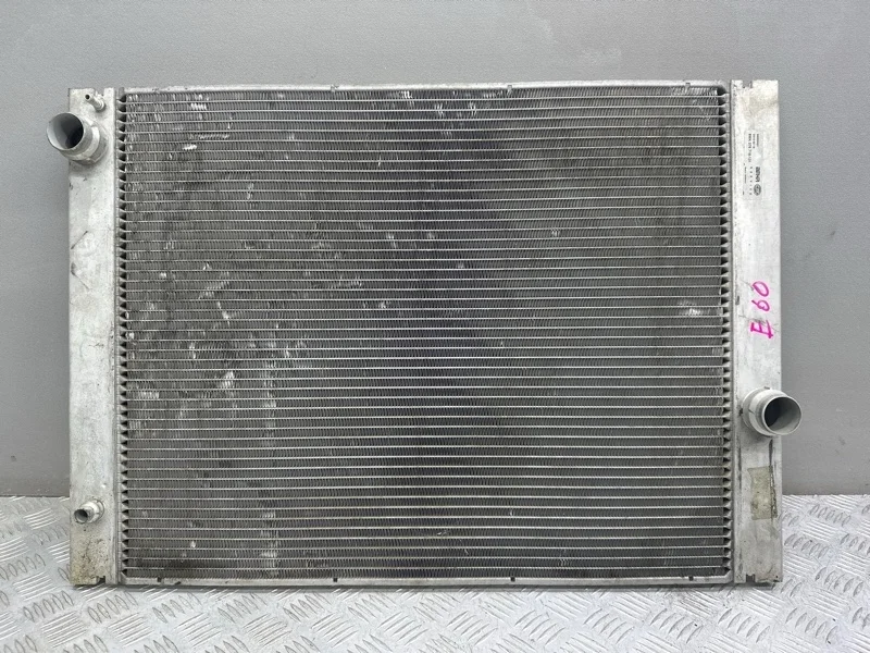 Радиатор охлаждения BMW 5 E60