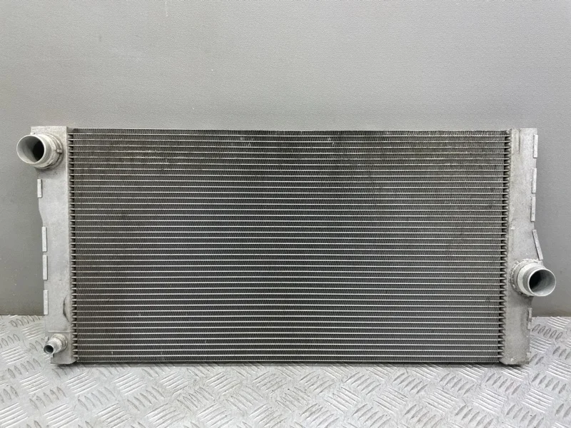 Радиатор охлаждения BMW 5 F10