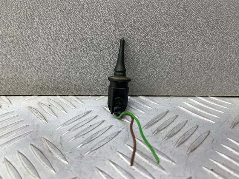 Датчик температуры Mercedes W204