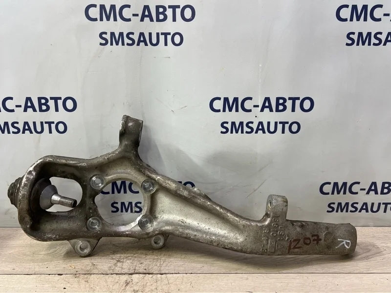 Кулак поворотный Mercedes-Benz ML 2012 A1663301020 W166 642.826, передний правый