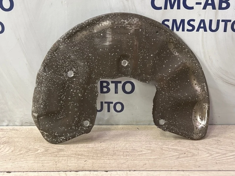 Пыльник тормозного диска Mercedes-Benz ML 2012 A1664210120 W166 642.826, передний левый