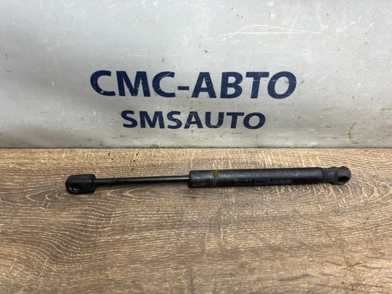 Амортизатор капота Volvo XC60 30784935 ХС60 B4204T6