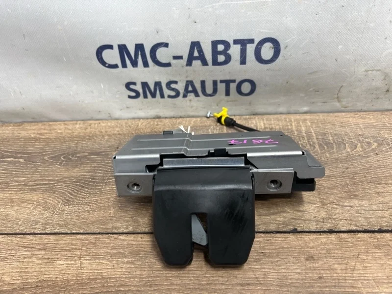 Замок багажника Volvo XC90 31253053 ХС90 3.2 B6324S