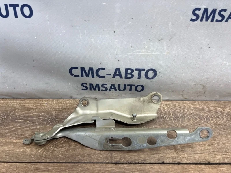 Петля капота Volvo XC90 30716882 ХС90 3.2 B6324S, левая