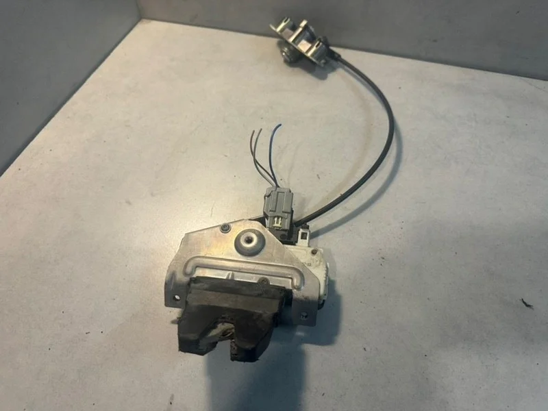 Замок багажника Volvo S60