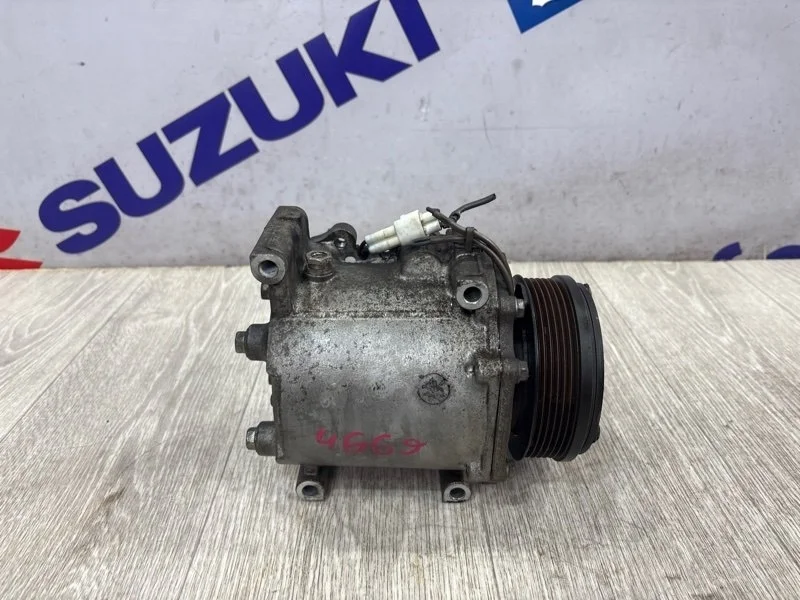 Компрессор кондиционера Mitsubishi Outlander 2005