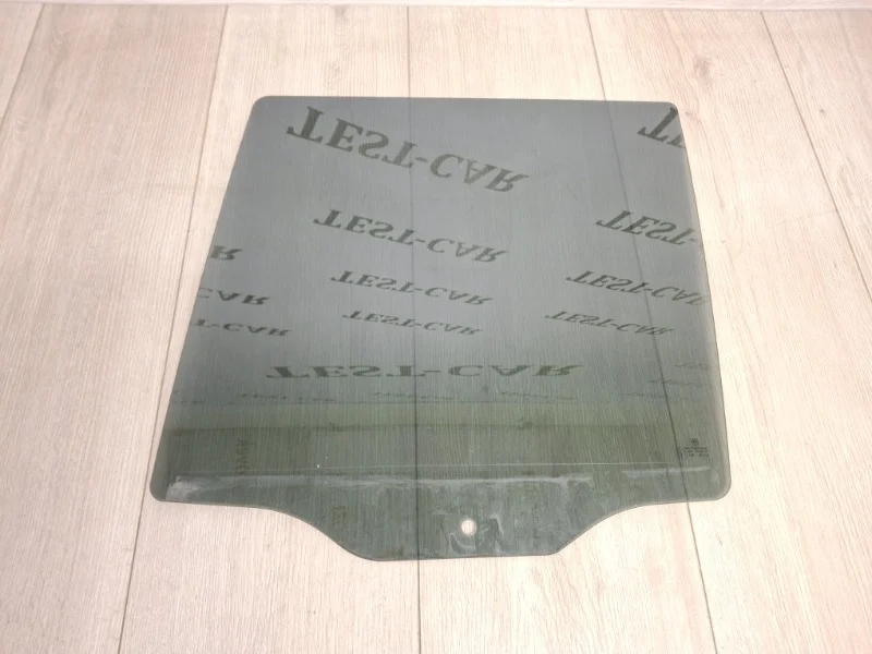 Стекло двери VW Amarok 2010-2022 2H