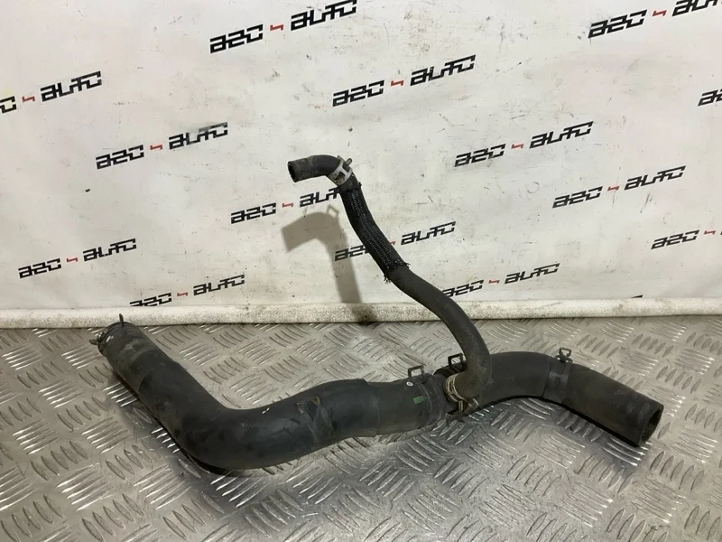 Патрубок системы охлаждения Mitsubishi Outlander 2013 1370A877 3 4J12