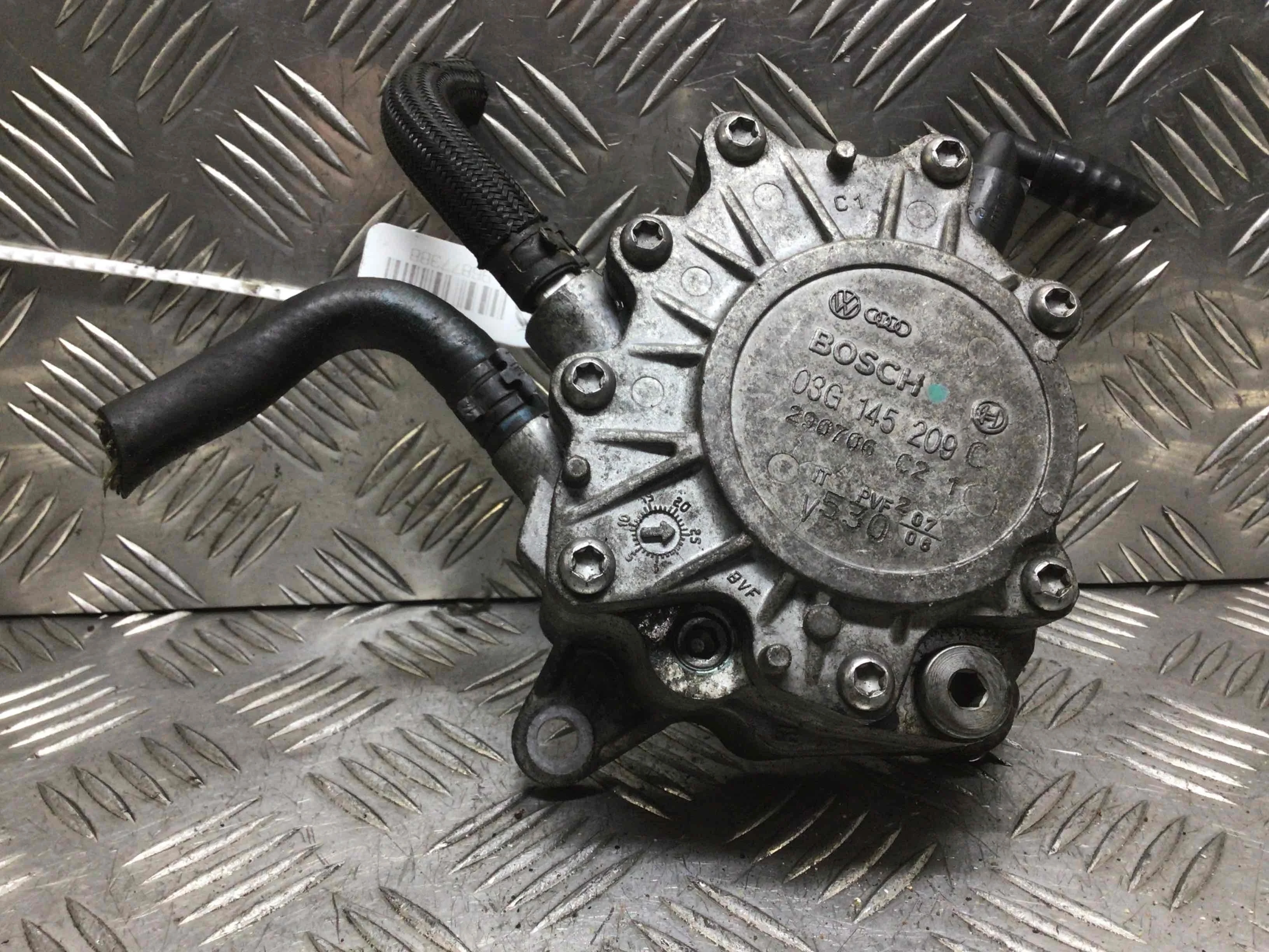 Насос вакуумный Skoda Octavia Tour [рестайлинг] (2000-2010) дизель 2.0 TDI Механика Универсал