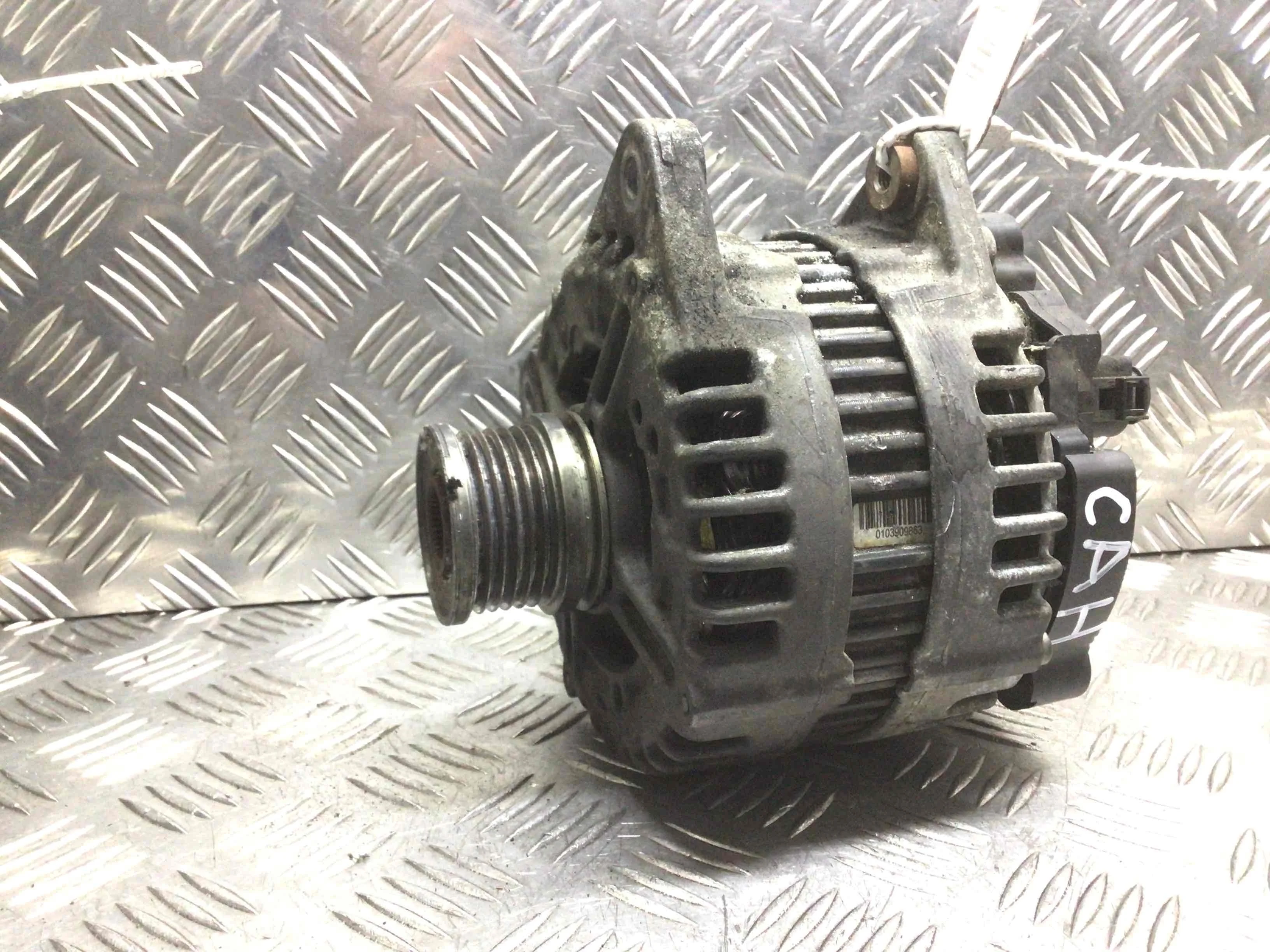 Генератор Audi A4 B8/8K (2007-2011) дизель 2.0 TDI Вариатор Седан