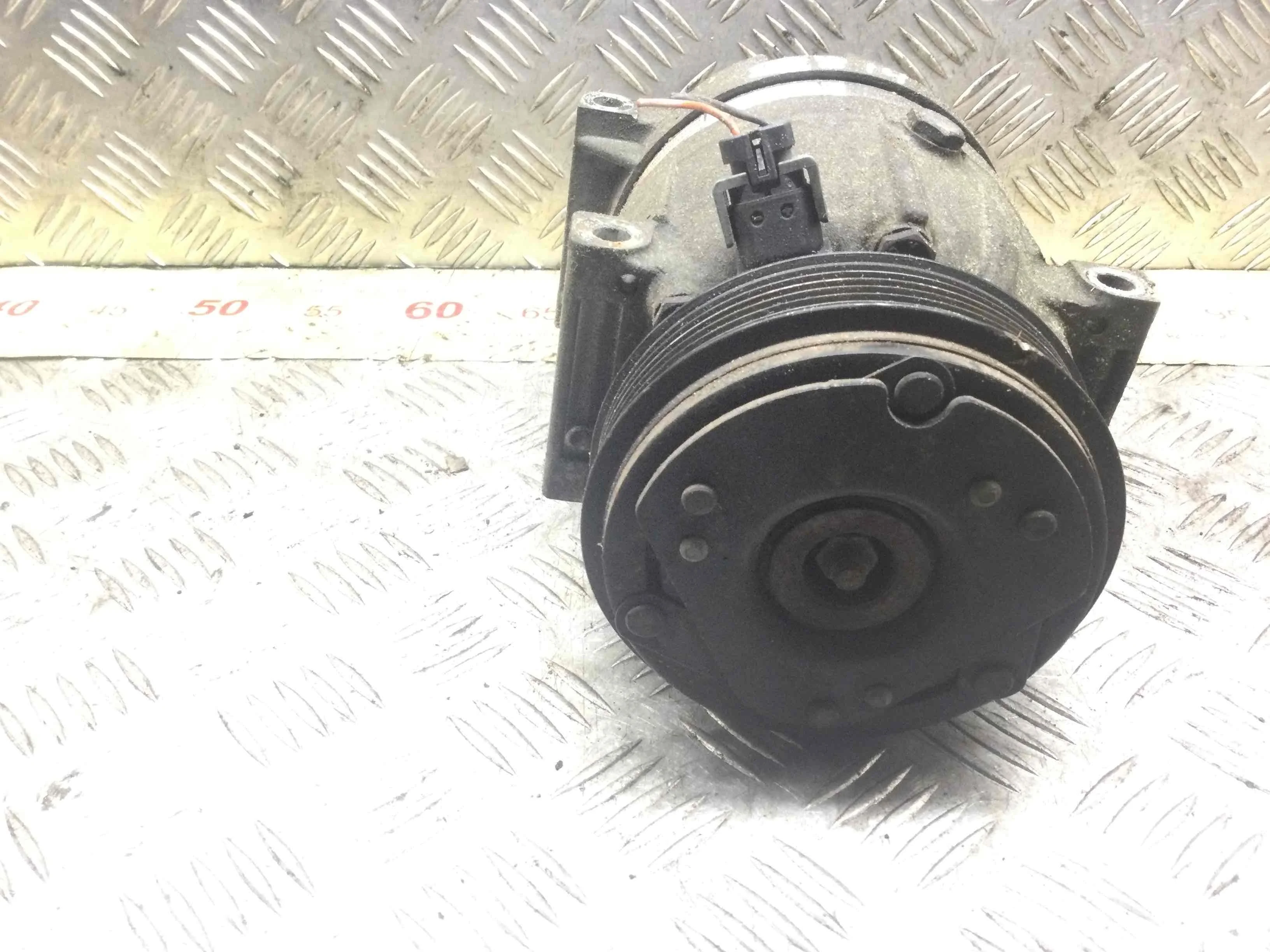 Компрессор кондиционера Renault Scenic 1 поколение [рестайлинг] (1999-2003) бензин 1.8 i Механика Минивэн