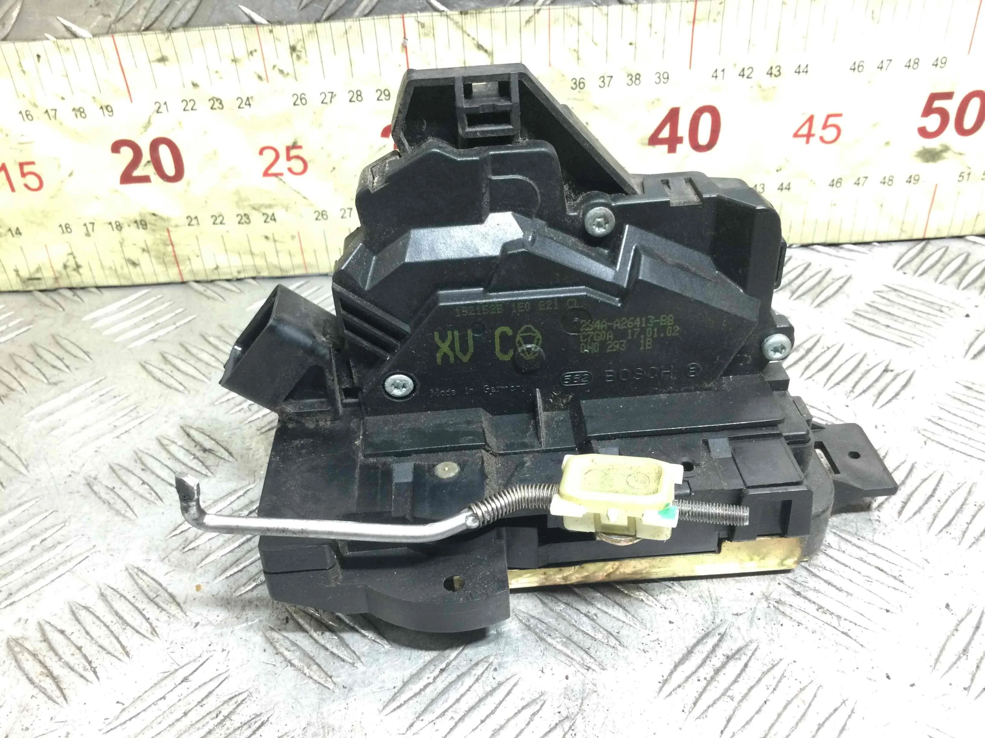 Замок двери задней левой Ford Focus 1 поколение [рестайлинг] (2001-2005) бензин 1.6 i Механика Седан