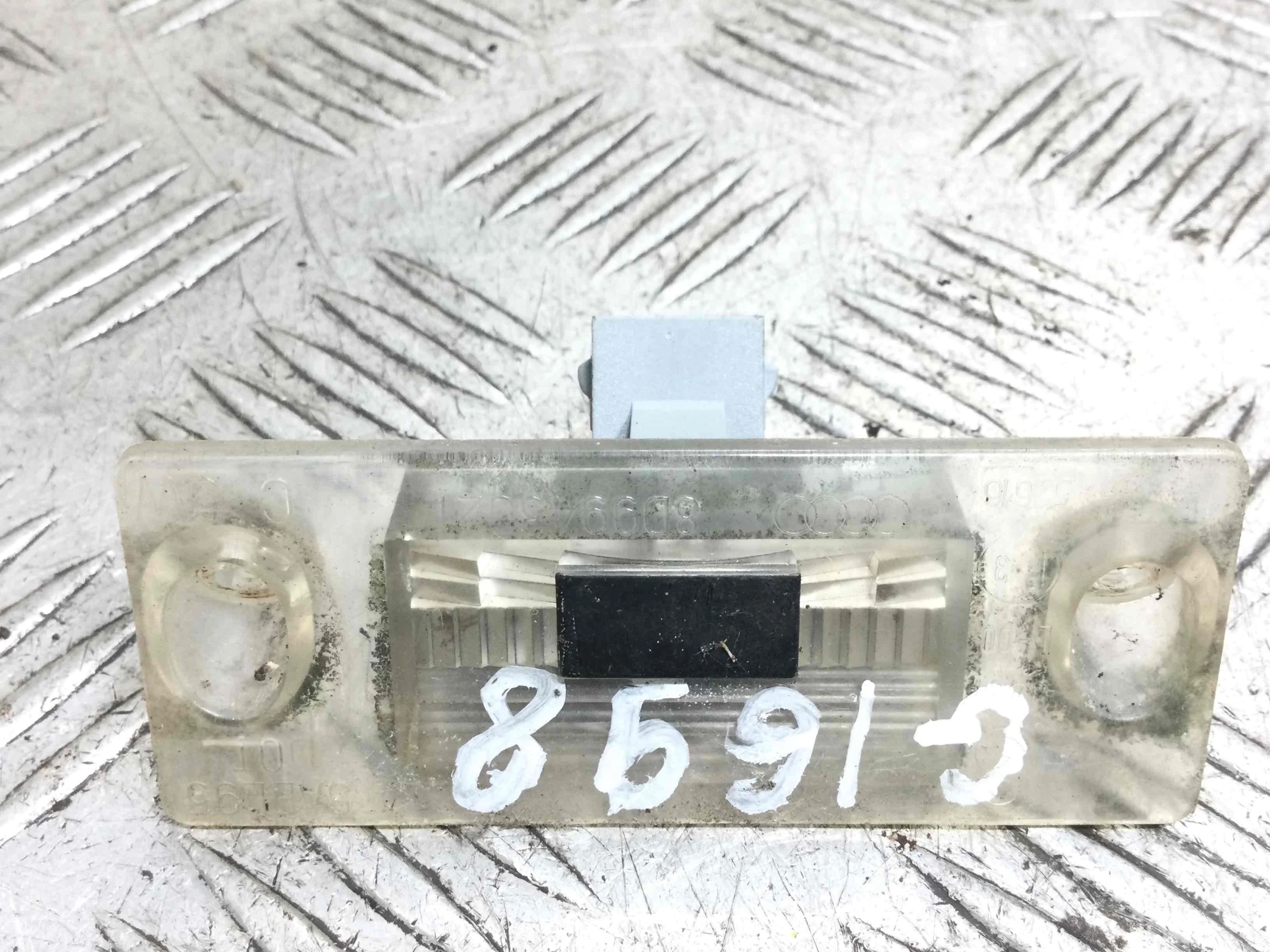 Подсветка номера Audi A4 B5 (1994-1999) бензин 1.8 i Механика Универсал