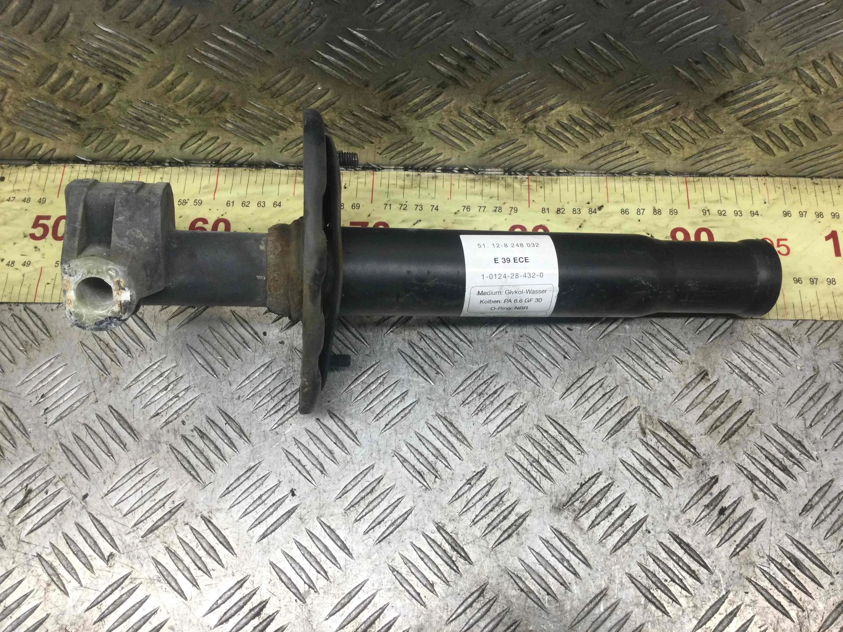 Кронштейн бампера заднего BMW 5-Series 5-Series E39 1995 - 2004 дизель 3.0 TDI Механика Универсал