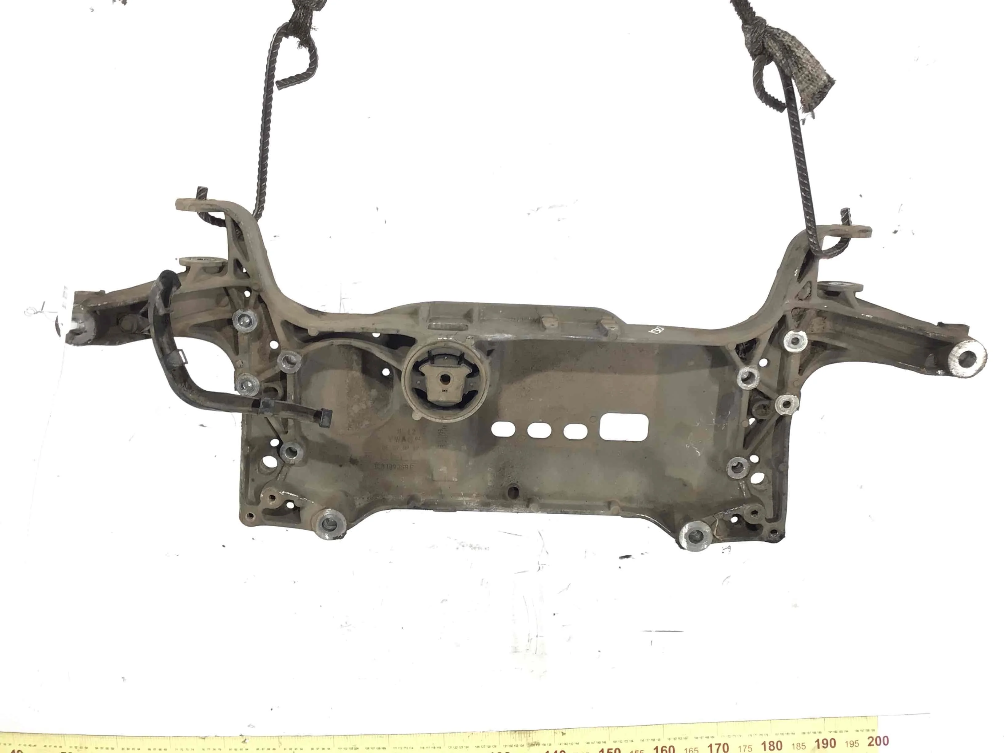 Балка подвески передняя (подрамник) Volkswagen Passat B6 (2005-2010) дизель 2.0 TDI Механика Универсал