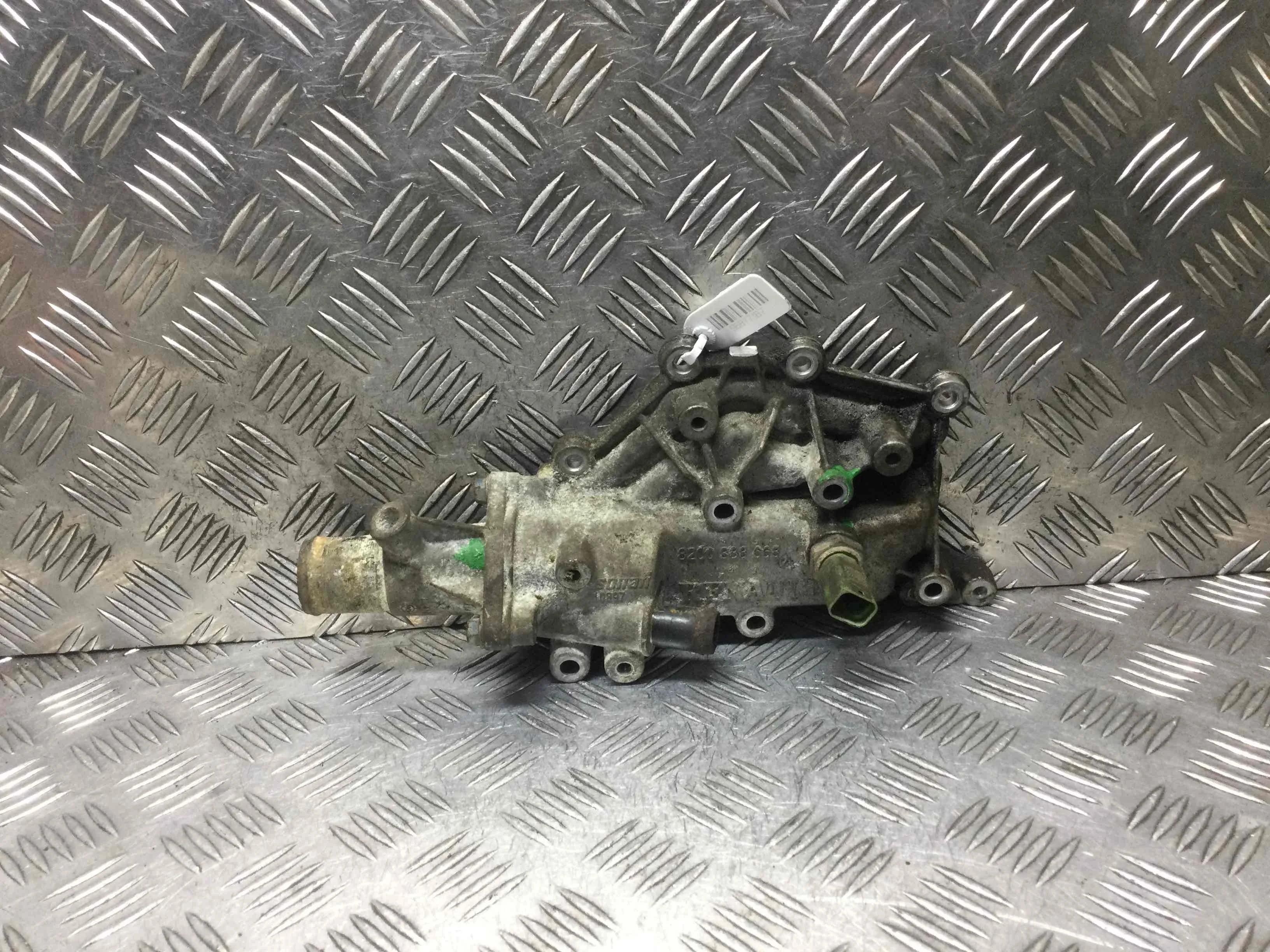 Корпус термостата Renault Scenic 2 поколение (2003-2006) бензин 2.0 i Механика Х/б