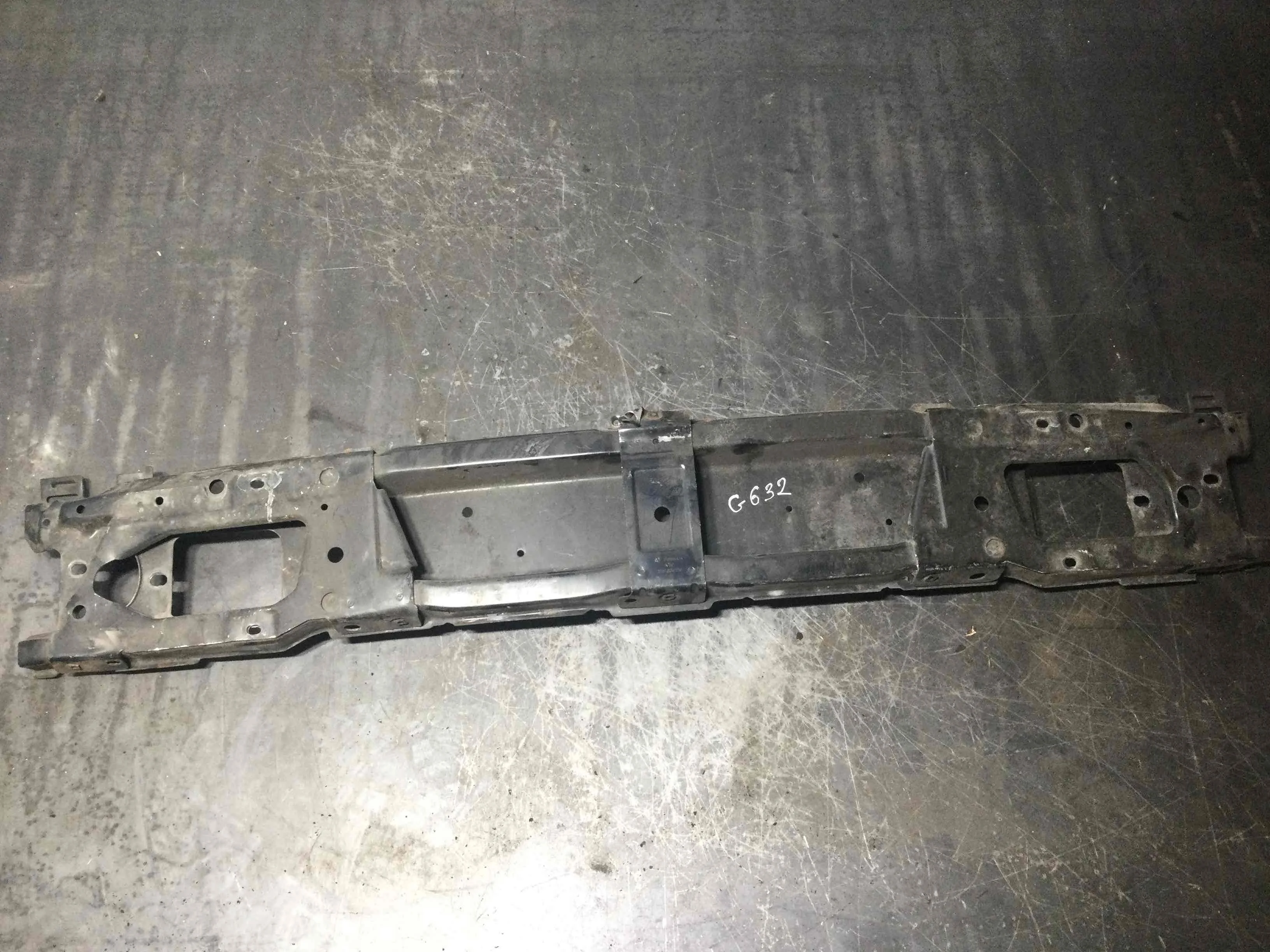 Усилитель бампера переднего Volkswagen Golf 4 поколение (1997-2004) дизель 1.9 TDI Механика Х/б