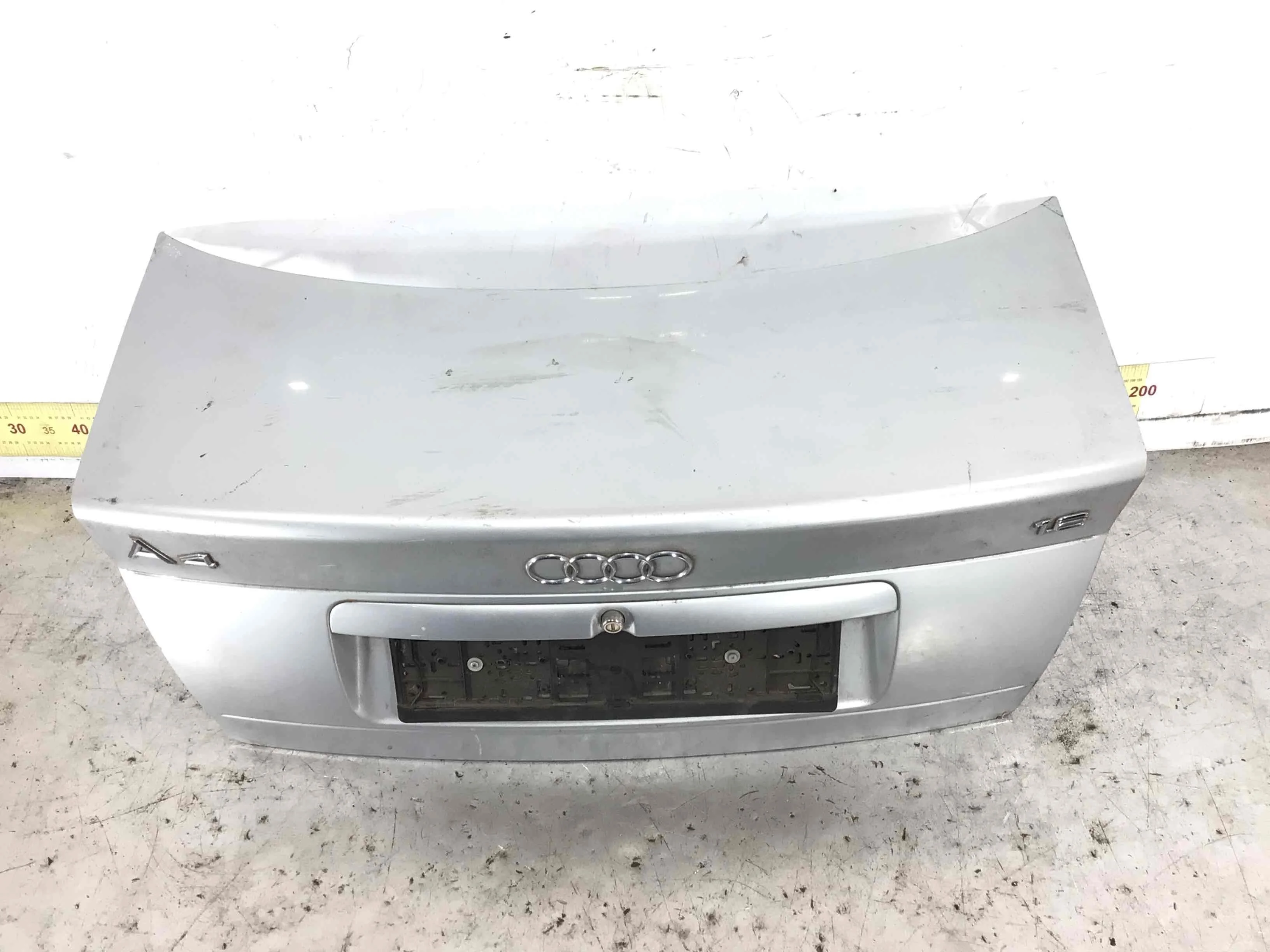 Крышка багажника (дверь 3-5) Audi A4 B5 (1994-1999) бензин 1.6 i Механика Седан