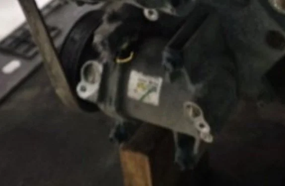 Компрессор кондиционера Nissan Navara 2012 92600EB70A D40 YD25, передний