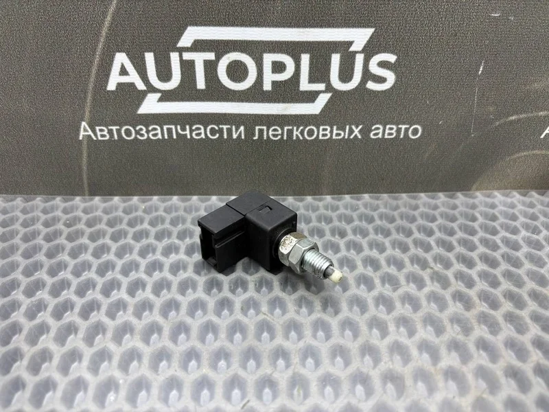Датчик стоп сигнала Hyundai Elantra 938103K000 СЕДАН HD 1.6 G4FC