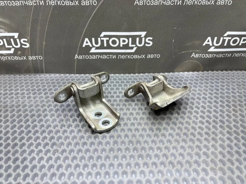 Дверные петли Nissan Note 2008-2013 80421BU030 E11 CR14, переднее левое