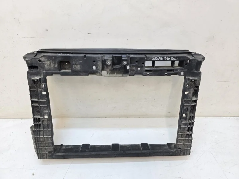 Панель передняя (телевизор) Volkswagen Polo 2020-2023 6