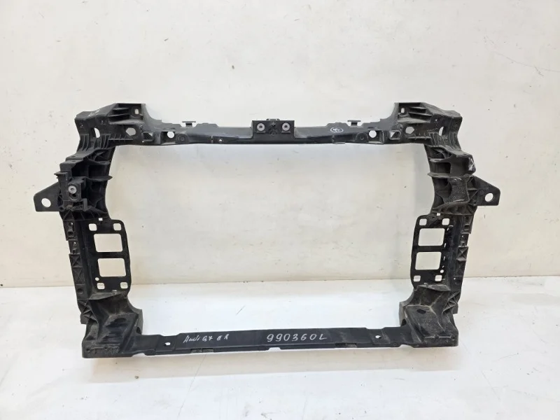 Панель передняя (телевизор) AUDI Q7 2015-2020 4M