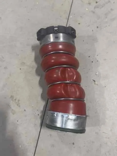 Патрубок турбины BMW F15 (2013—2018) 11617807987
 n57d30b