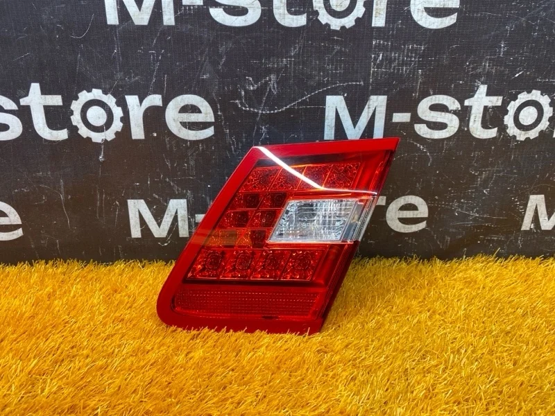 Фонарь крышки багажника Mercedes-Benz E-Class 2009 A2128200864 W212 272.980, правый