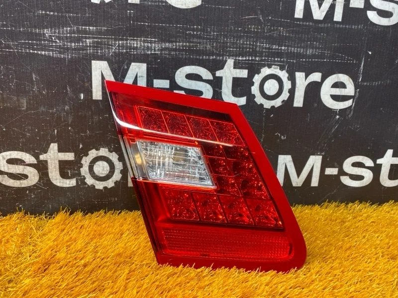 Фонарь крышки багажника Mercedes-Benz E-Class 2009 A2128200764 W212 272.980, левый