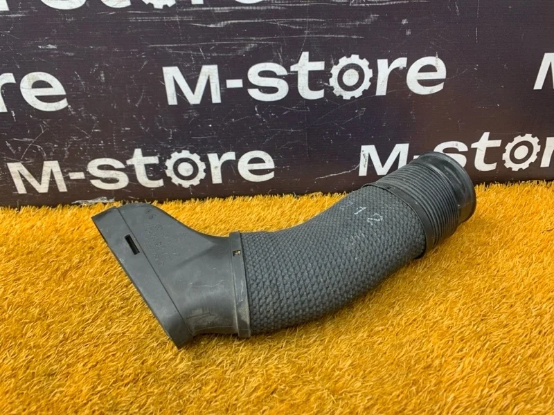 Патрубок воздушного фильтра Mercedes-Benz E-Class 2009 A2720901282 W212 272.952, правый